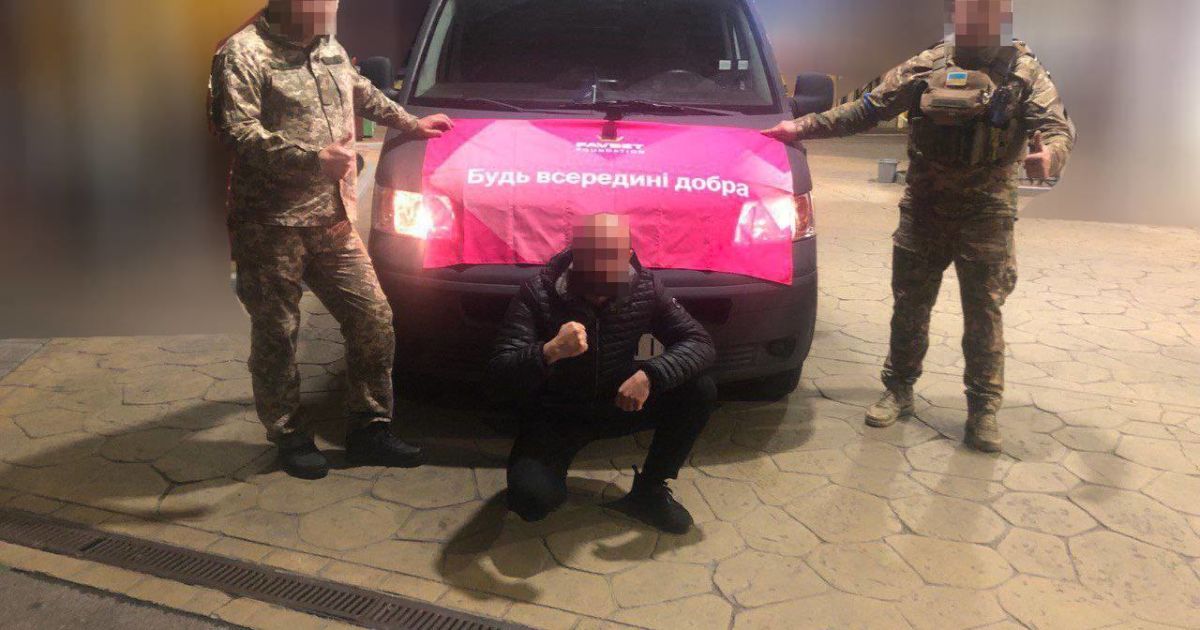 Favbet Foundation передав ЗСУ на фронт ще два авто