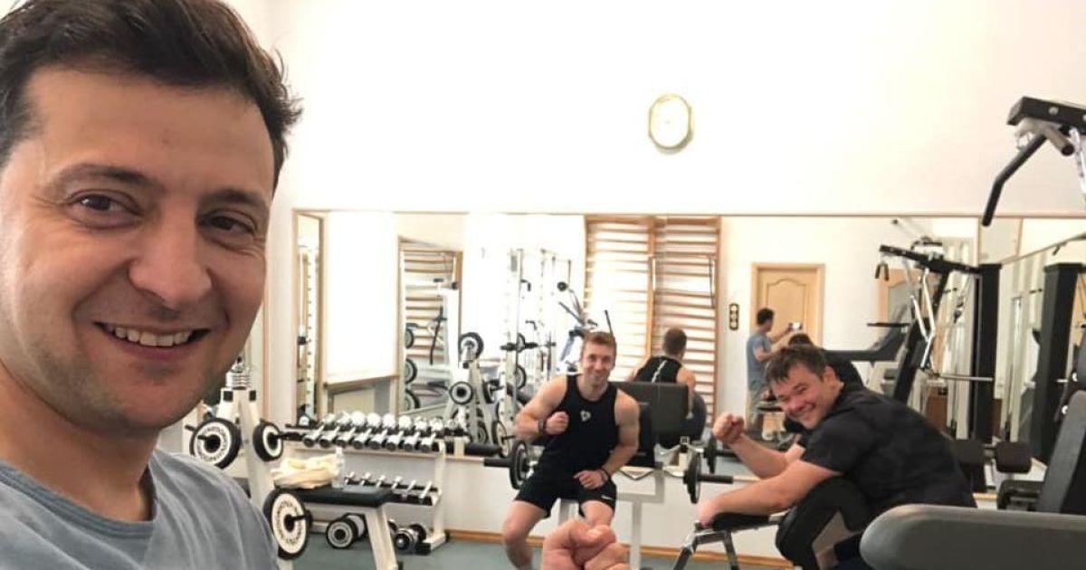 "Хоть гантели не украли": Зеленский опубликовал фотографию спортзала на Банковой