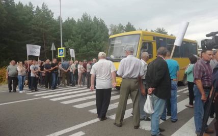 На Львовщине работники ТЭЦ заблокировали трассу из-за невыплаты зарплат