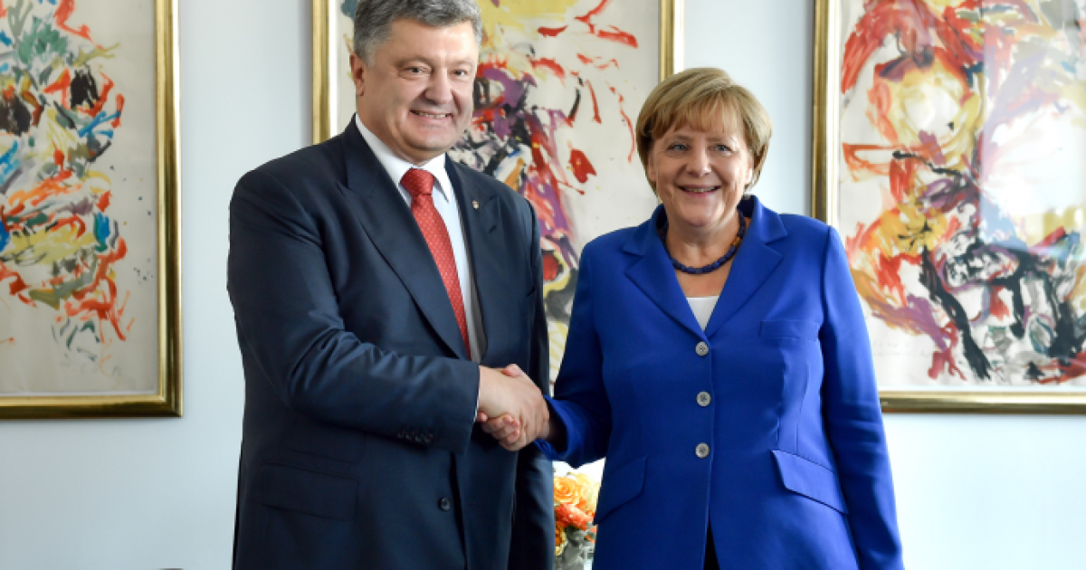 Собеседники обсудили подготовку к встрече в "нормандском формате" в Париже