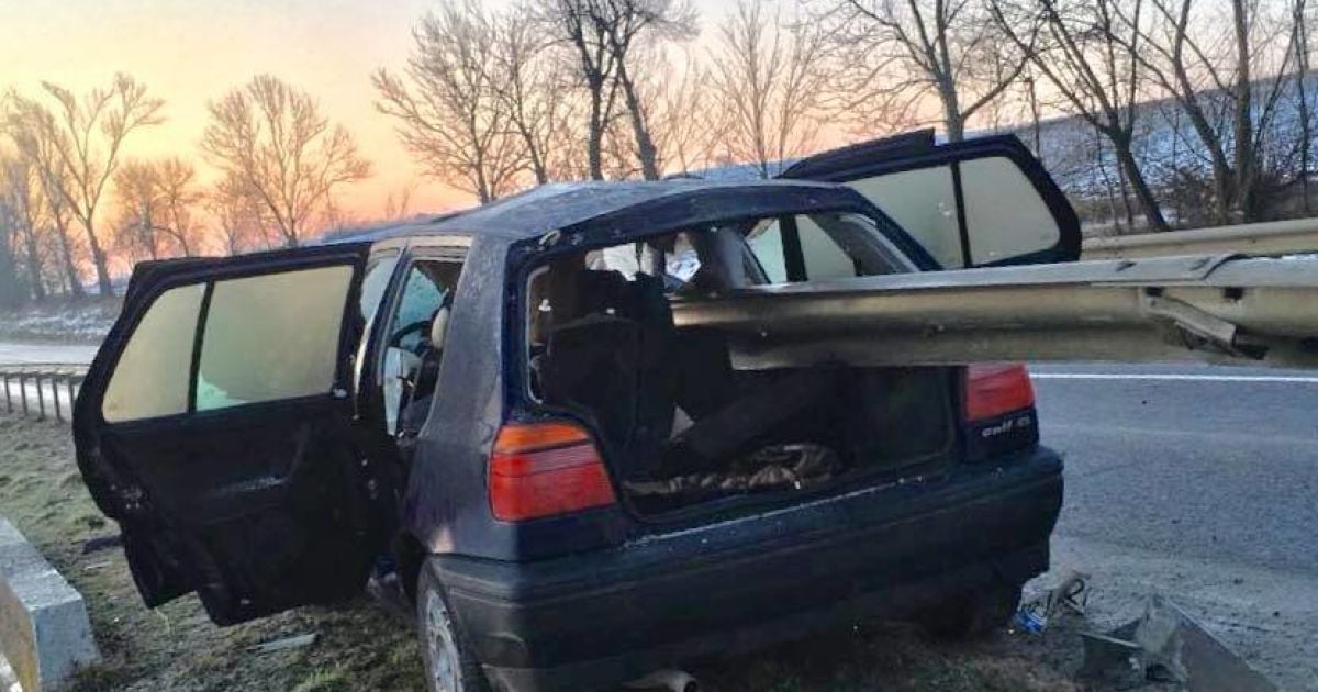 Возле Равы-Русской авто протаранило отбойник, есть жертвы