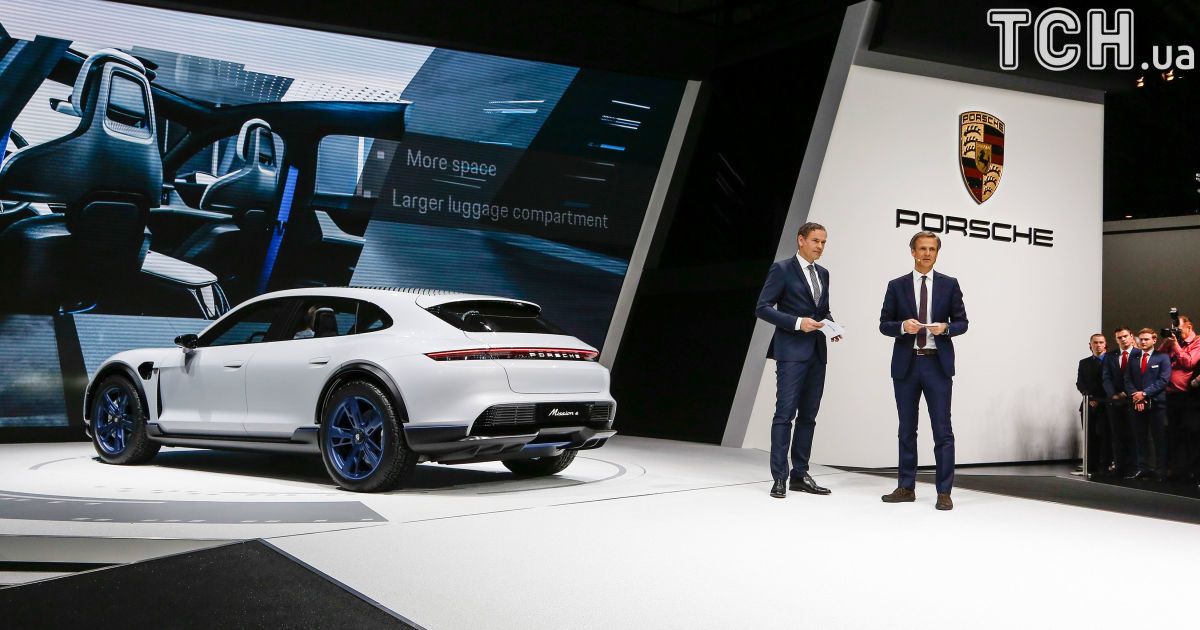Porsche показал, каким должен быть семейный автомобиль будущего