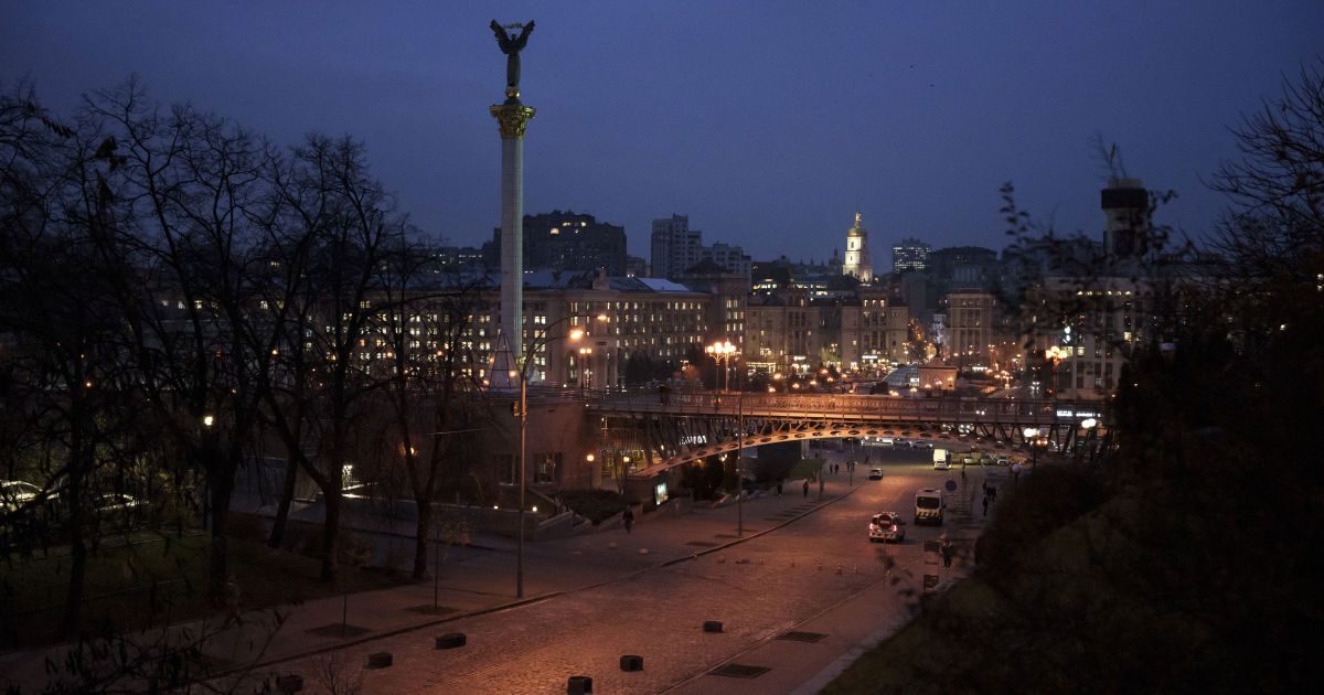 У Києві вночі сталися вибухи: що відомо про атаку безпілотників