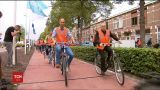 В Нидерландах высыпали дорогу переработанными пластиковыми бутылками