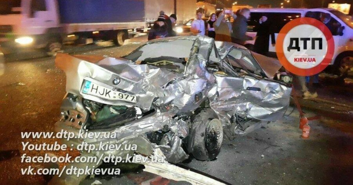 Унаслідок кривавої ДТП у Києві загинула дівчина _3 / © facebook.com/dtp.kiev.ua