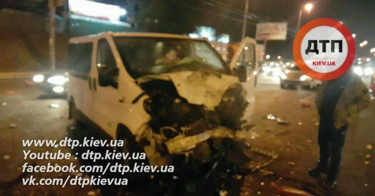 Унаслідок кривавої ДТП у Києві загинула дівчина _1 / © facebook.com/dtp.kiev.ua