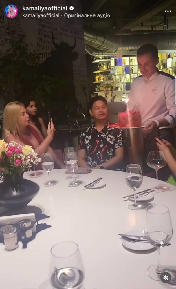 Камалия с дочками отпраздновала день рождения мужа / © instagram.com/kamaliyaofficial