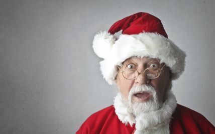 Курил, обнажил живот и грубил: 6-летняя девочка разочаровалась в Рождестве после встречи с плохим Санта-Клаусом