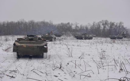 Террористы 12 раз стреляли на Донбассе: трое бойцов ООС ранены