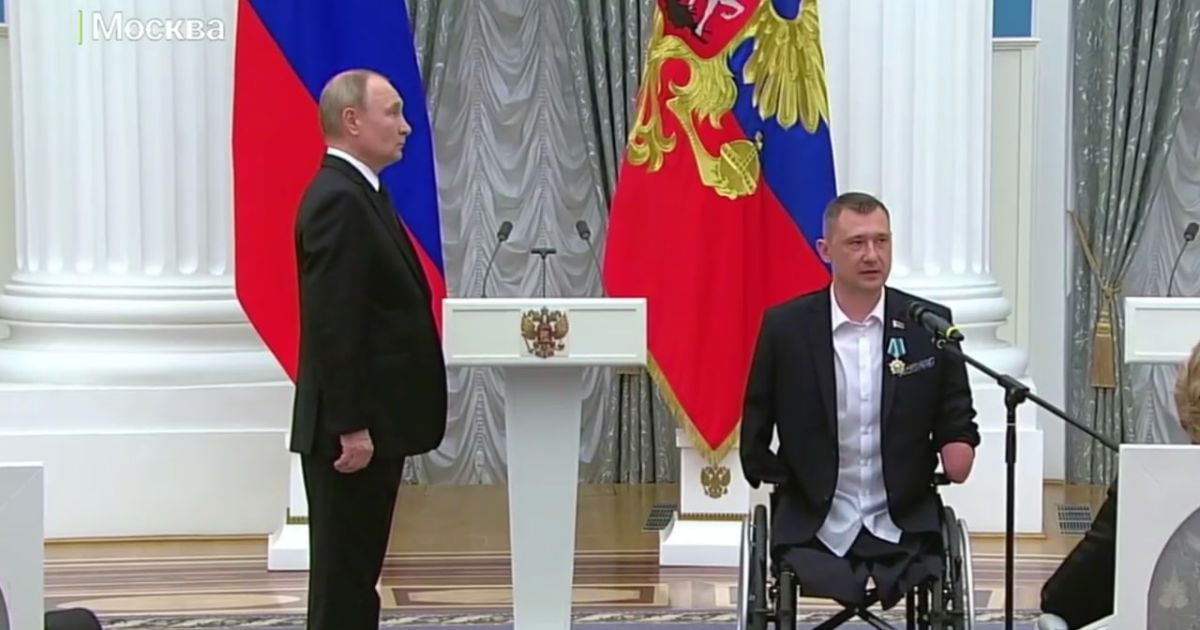 Окупант-каліка дякує Путіну