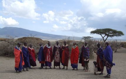 "Це наче покарання за те, що ми жінки": у Танзанії запровадили податок на перуки і нарощування волосся