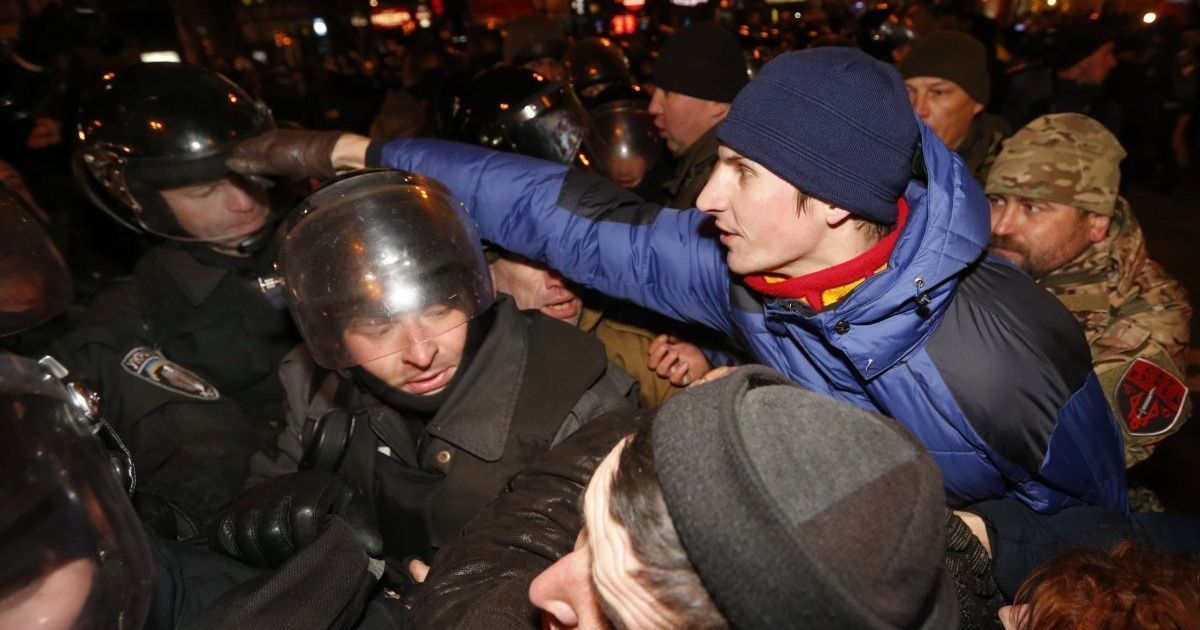 Сутички правоохоронців із протестувальниками на Майдані в Києві_7 / © УНІАН