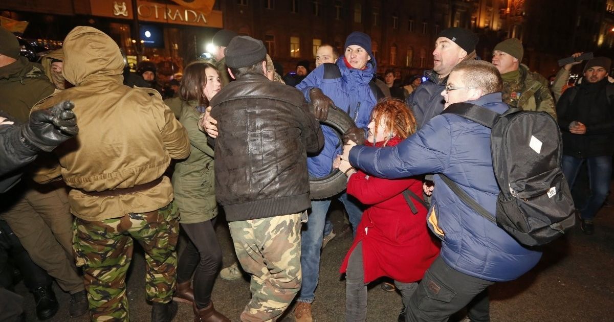 Сутички правоохоронців із протестувальниками на Майдані в Києві_4 / © УНІАН