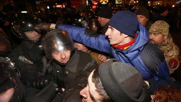 Сутички правоохоронців із протестувальниками на Майдані в Києві_7 / © УНИАН