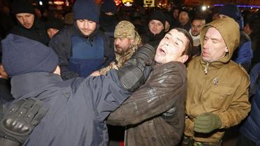 Сутички правоохоронців із протестувальниками на Майдані в Києві_9 / © УНИАН