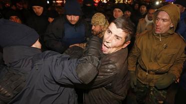 Сутички правоохоронців із протестувальниками на Майдані в Києві_5 / © УНИАН