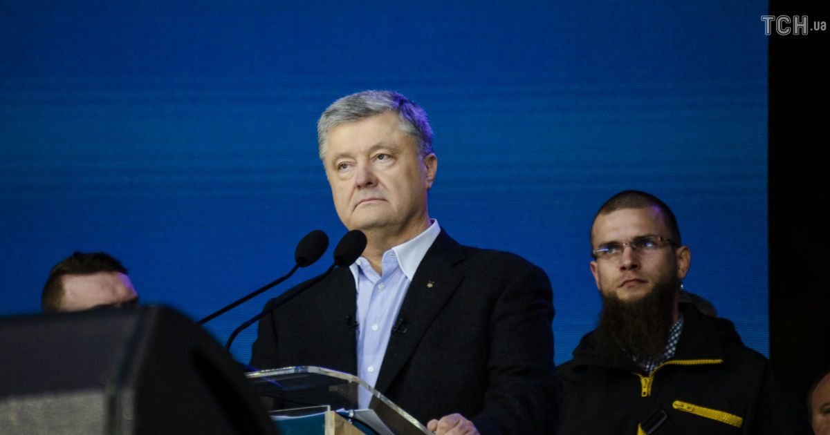 Порошенко заявил, что не уйдет из политики
