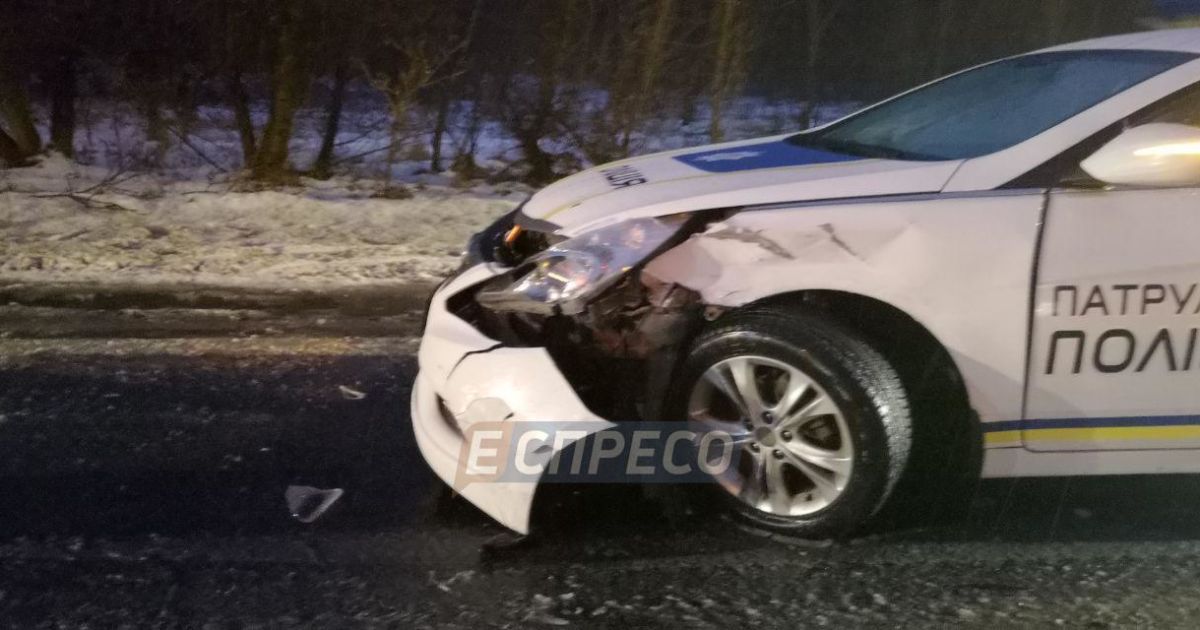 У Києві зіштовхнулися дві патрульних автівки