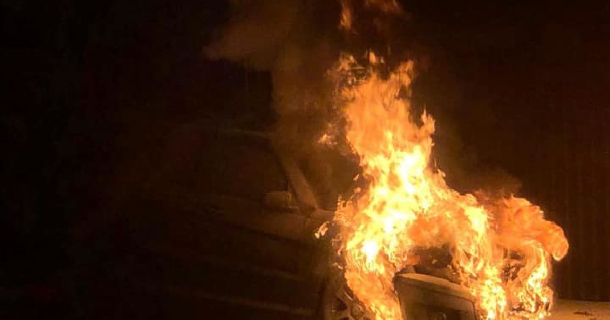 підпал авто Гео Лероса_3 / © factbook.com./Geo Leros