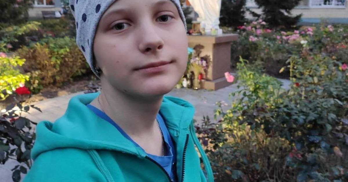 Саркома уразила кістку Домініки, дитині потрібна негайна допомога
