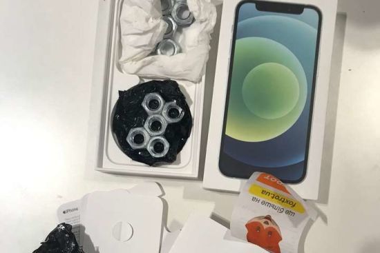 У Києві жінка купила у магазині гайки замість iPhonе
