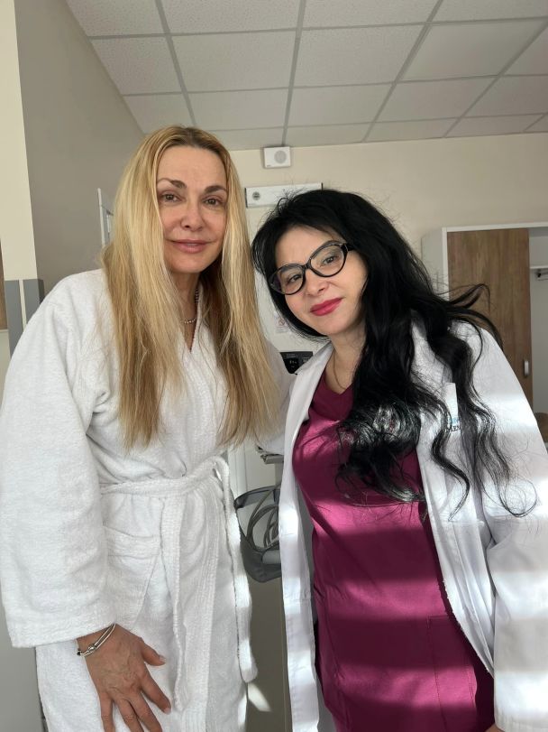 Ольга Сумська з лікаркою / © facebook.com/osumska