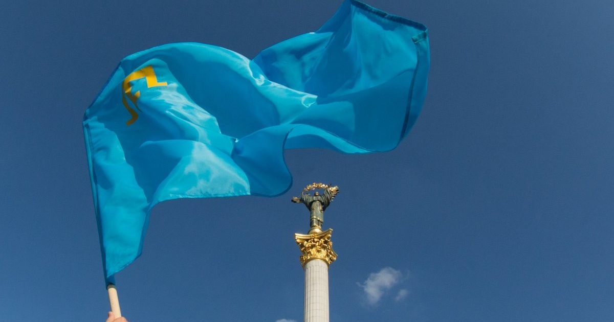 Символ свободы и сопротивления. В центре Киева развернули самый большой в мире крымскотатарский флаг — Политика — tsn.ua