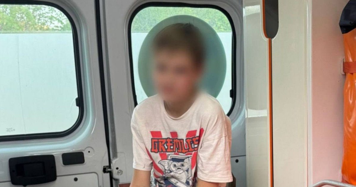 Вибухнув в кишені: на Київщині хлопець дістав опіки через невідомий предмет з вулиці (фото)