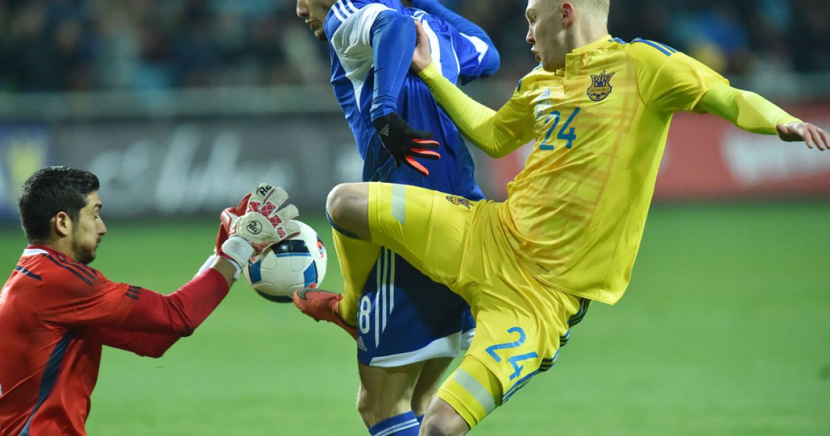 Украина дома обыграла Кипр.