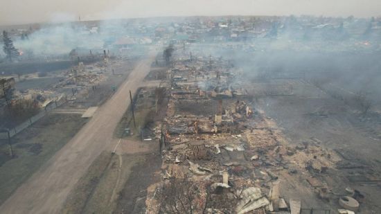 Згоріли заживо люди і сотні будинків: у Росії вирують масштабні пожежі в різних регіонах (відео, фото)