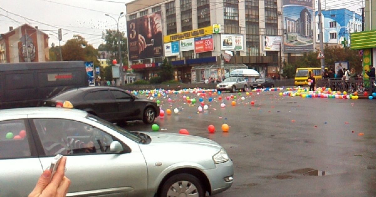 Повітряні кульки у Рівному_6 / © РадіоТрек