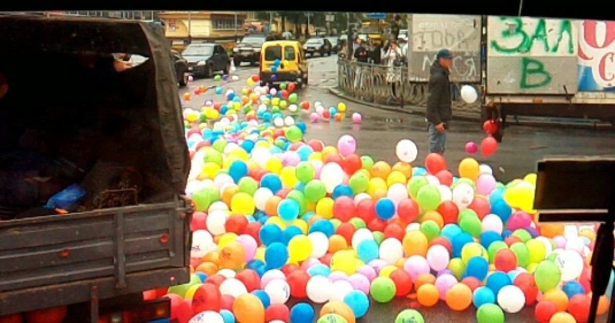 Повітряні кульки у Рівному_2 / © РадіоТрек