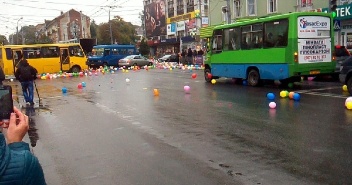 Повітряні кульки у Рівному_5 / © РадіоТрек