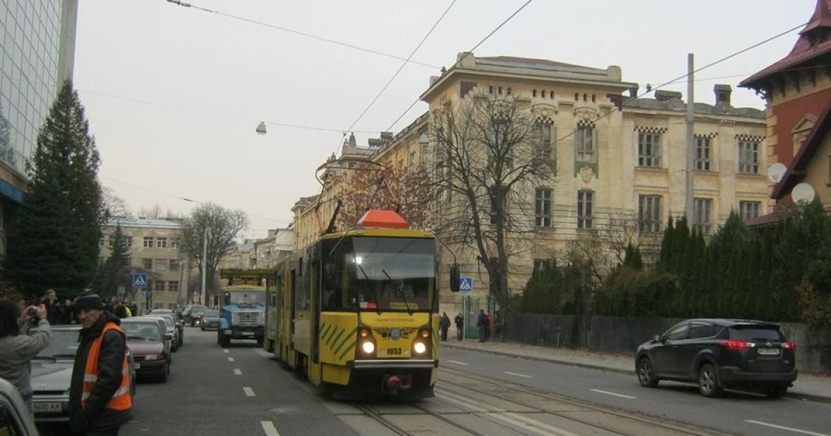 У львівському депо водії знову побили нові трамваї "Електрон"