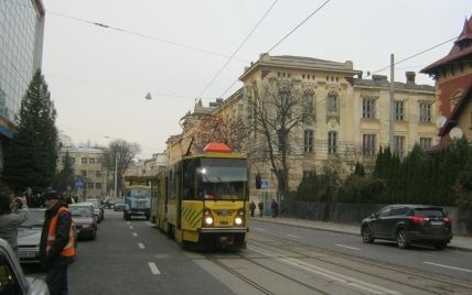 Во львовском депо водители снова побили новые трамваи "Электрон"