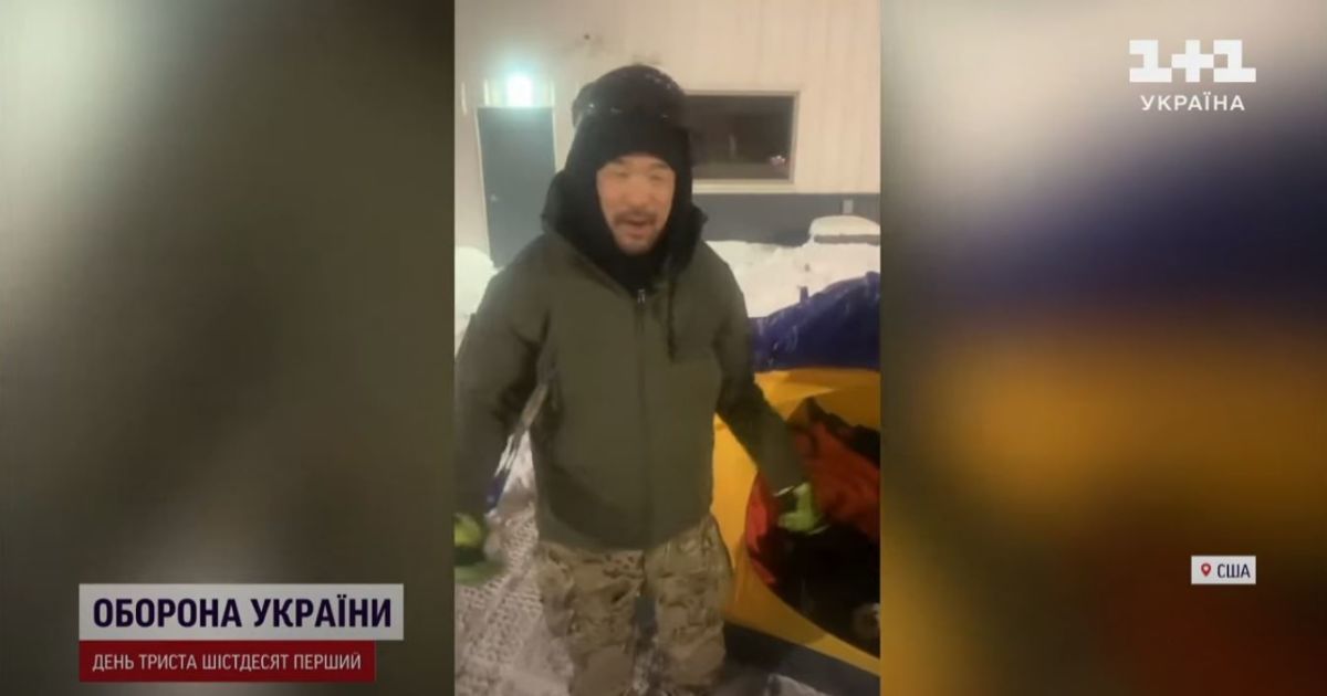 Американець жив у наметі на знак солідарності з українцями і зібрав 100 тисяч доларів для ЗСУ: гроші привіз особисто