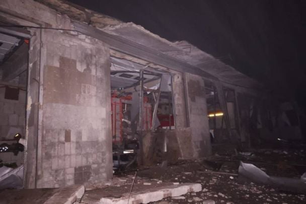 Ракетный удар по пожарной части Изюма / © Игорь Клименко