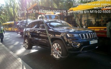 Інспектори з паркування у Києві виписали штрафів на 605 тисяч