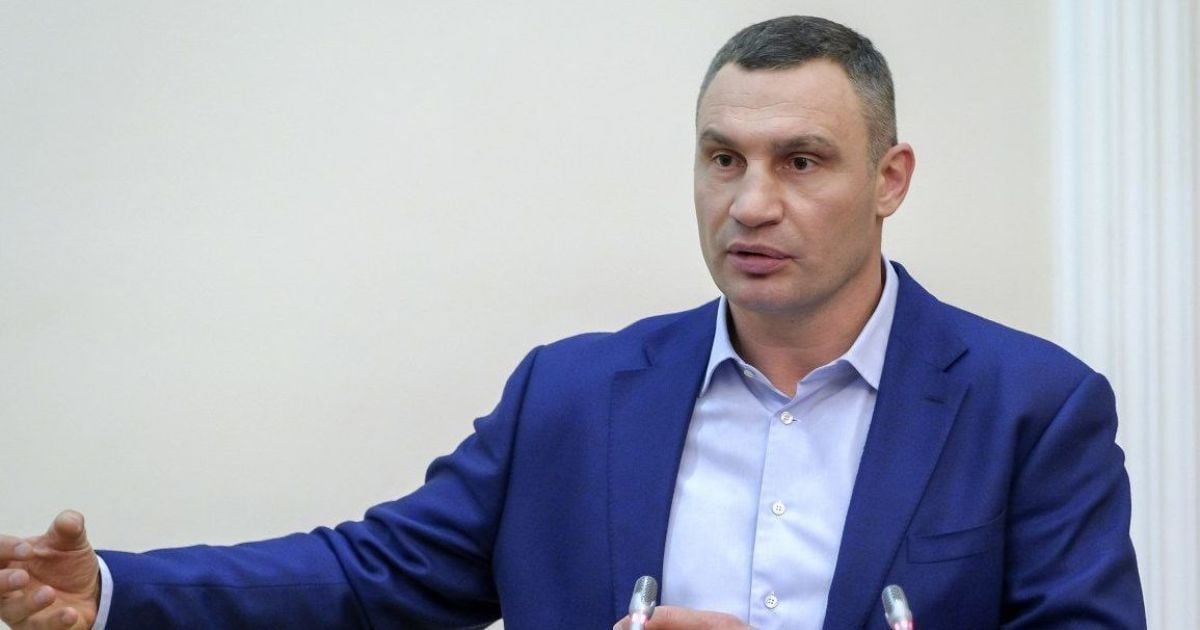 Кличко рассказал, сколько еще людей могут находиться под завалами дома в Киеве