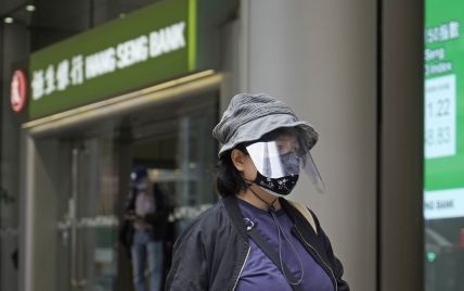 В Гонконге впервые за более чем 2,5 года отменяют масочный режим