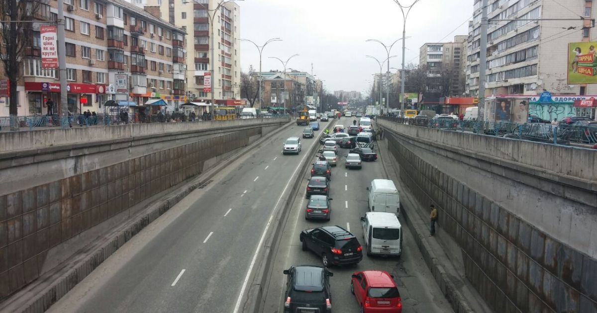 Аварія на Севастопольській площі_2 / © ТСН.ua