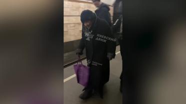 В Киеве женщина остановила движение поездов на "красной" ветке метро