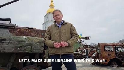 Міністр оборони Британії записав відео, щоб “підняти на сполох демократичний світ”