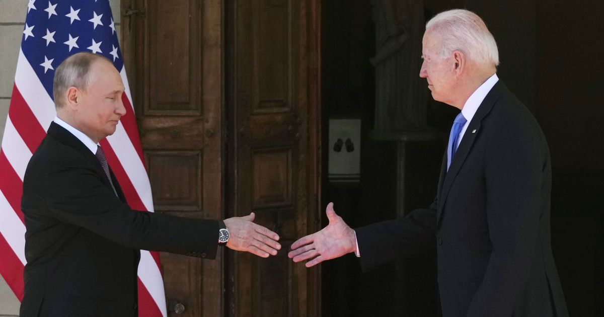 У Женеві розпочалася зустріч Путіна і Байдена: президенти потисли руки