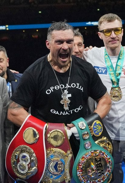 Александр Усик