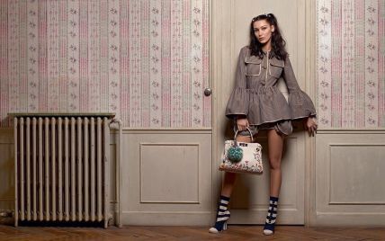Скромно, но красиво: рекламная фотосессия с Беллой Хадид для Fendi