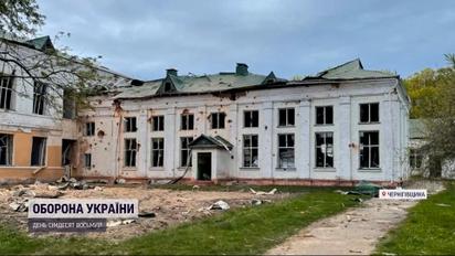 Авіаудар по Новгород-Сіверському: троє людей загинули, 14 - поренені