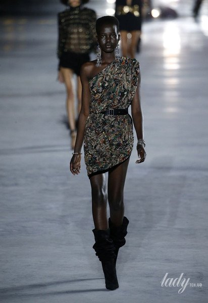 Коллекция Saint Laurent прет-а-порте сезона весна-лето 2018 / © East News