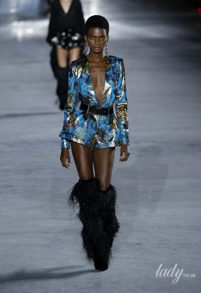 Коллекция Saint Laurent прет-а-порте сезона весна-лето 2018 / © East News