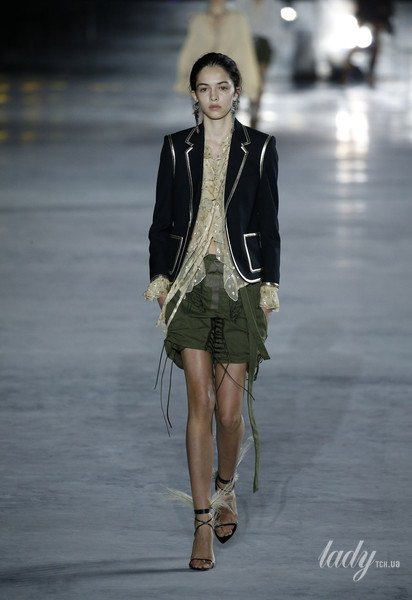 Коллекция Saint Laurent прет-а-порте сезона весна-лето 2018 / © East News